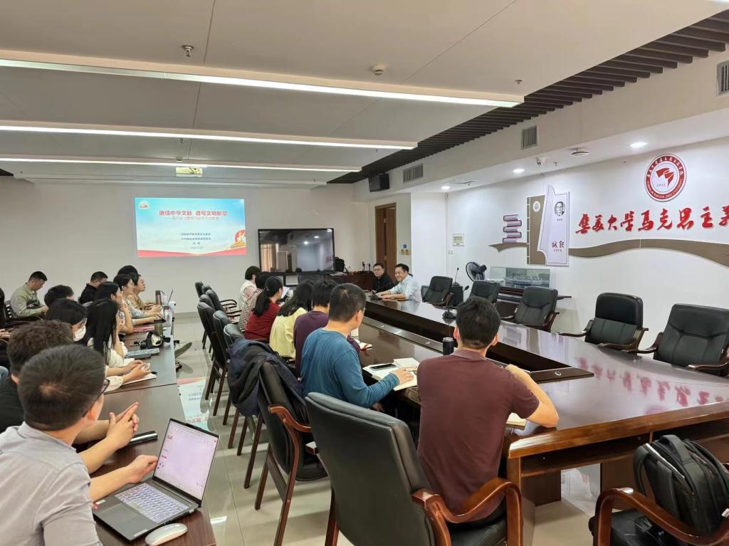 朱喆1.jpg 朱喆1.jpg